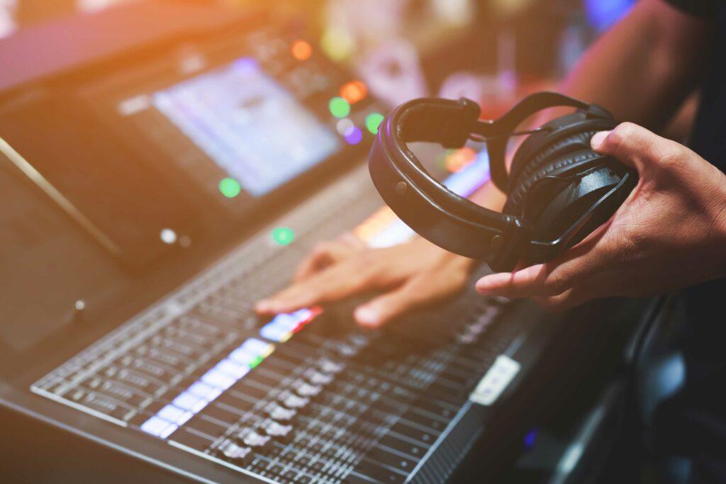 Mixing EDM-photo 4