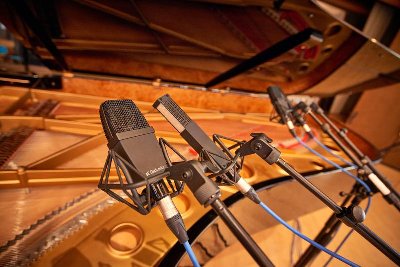 Mixing piano-photo 4